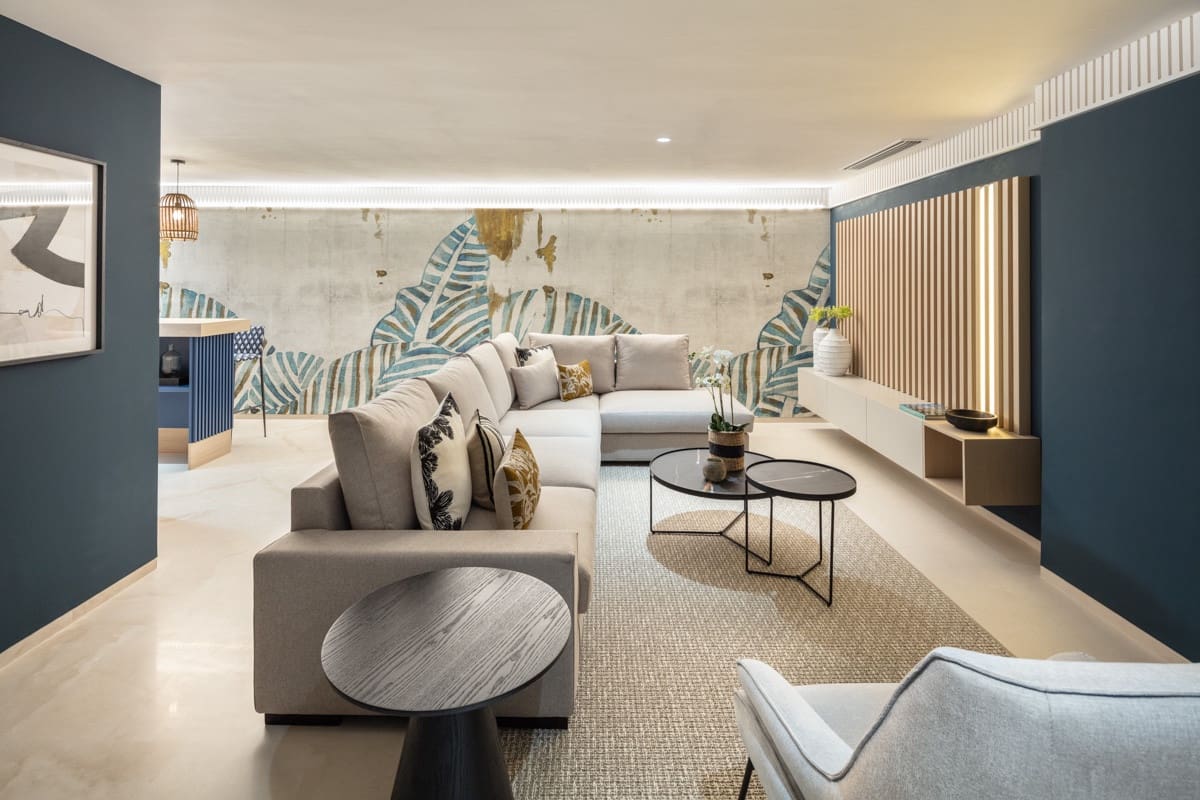 5 bedroom Villa for sale in Marbella with pool garage - € 3,595,000 (Ref: 9725849)