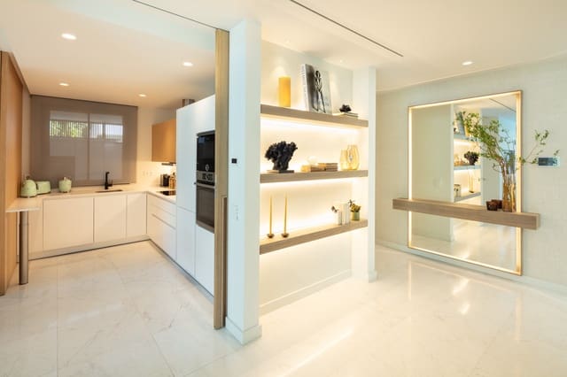 Chalet de 4 habitaciones en Guadalmina Alta, Marbella en venta con piscina garaje - 1.800.000 € (Ref: 9725857)