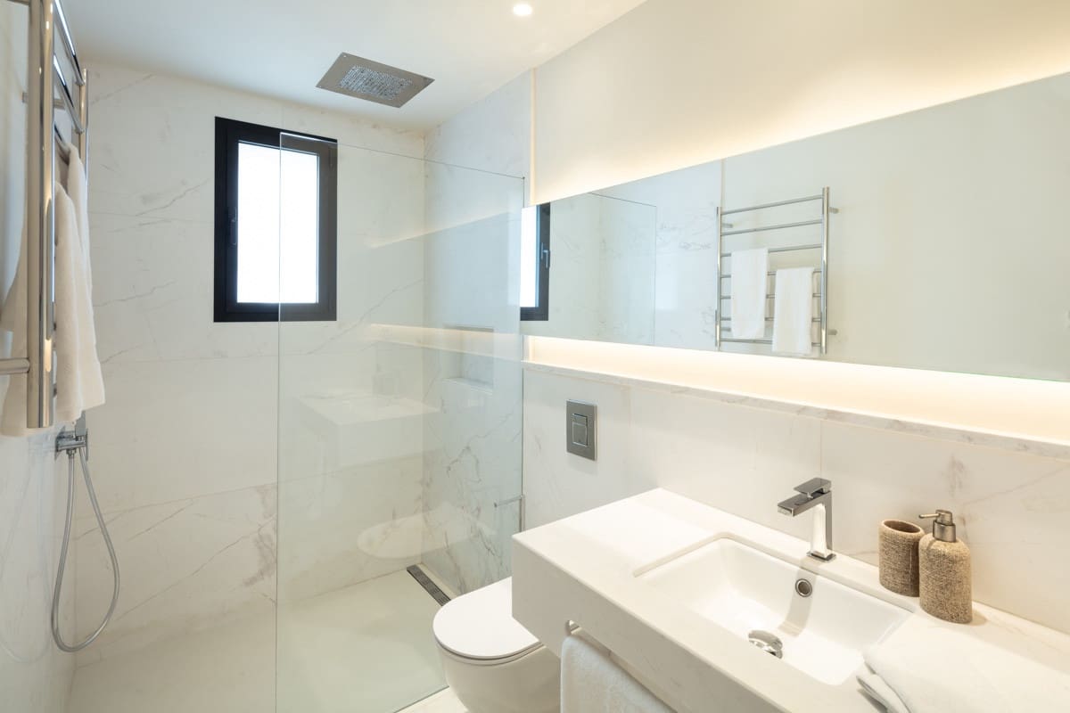 Chalet de 4 habitaciones en Guadalmina en venta con piscina garaje - 1.800.000 € (Ref: 9725857)