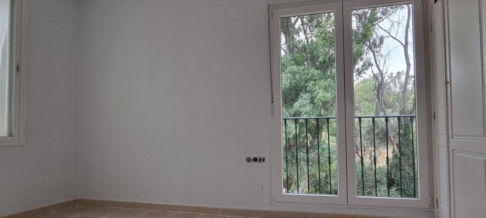 2 makuuhuone Huvila myytävänä paikassa Marbella mukana uima-altaan - 440 000 € (Ref: 9725881)