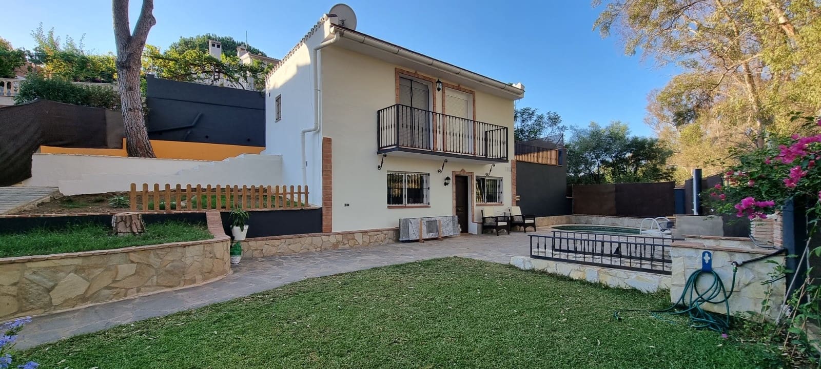 2 makuuhuone Huvila myytävänä paikassa Marbella mukana uima-altaan - 440 000 € (Ref: 9725881)