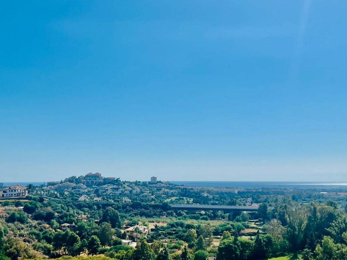 Apartamento de 4 habitaciones en La Quinta en venta con piscina garaje - 950.000 € (Ref: 9725905)