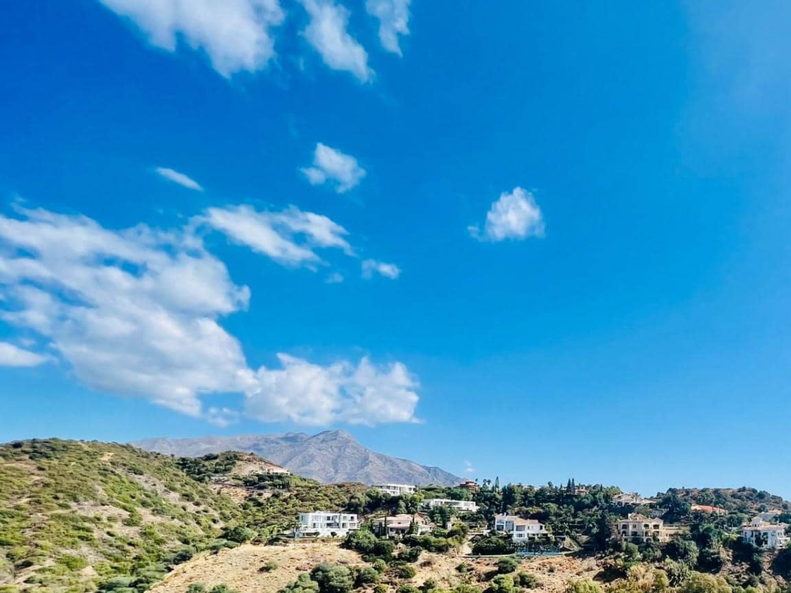 Apartamento de 3 habitaciones en La Quinta en venta con piscina garaje - 750.000 € (Ref: 9725907)