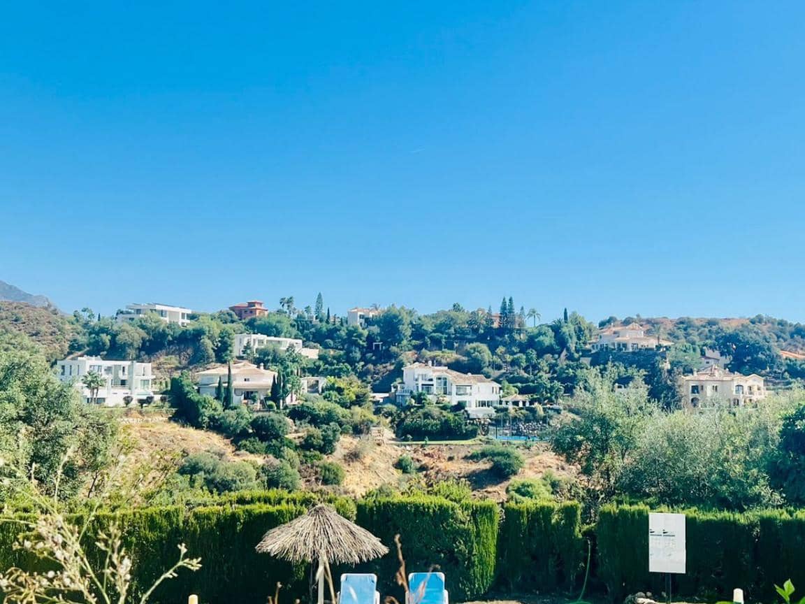 Apartamento de 3 habitaciones en La Quinta en venta con piscina garaje - 750.000 € (Ref: 9725907)