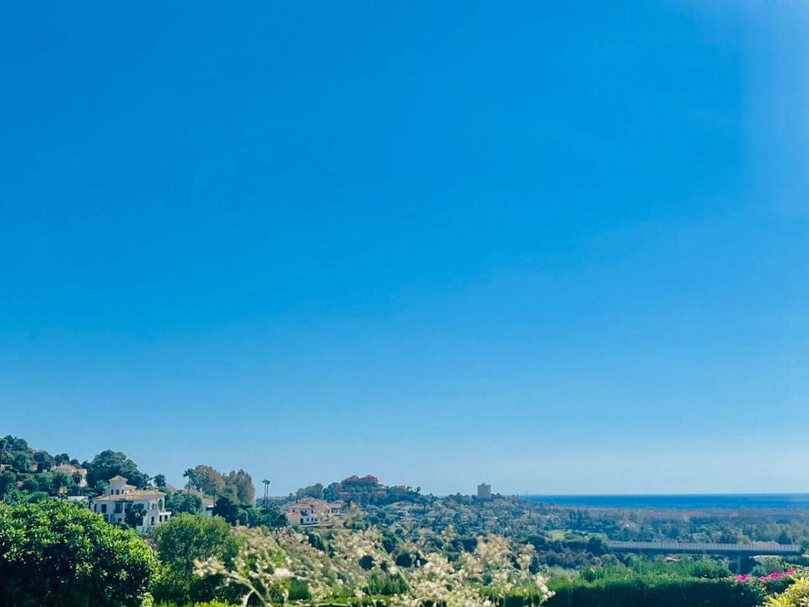 Apartamento de 3 habitaciones en La Quinta en venta con piscina garaje - 750.000 € (Ref: 9725907)