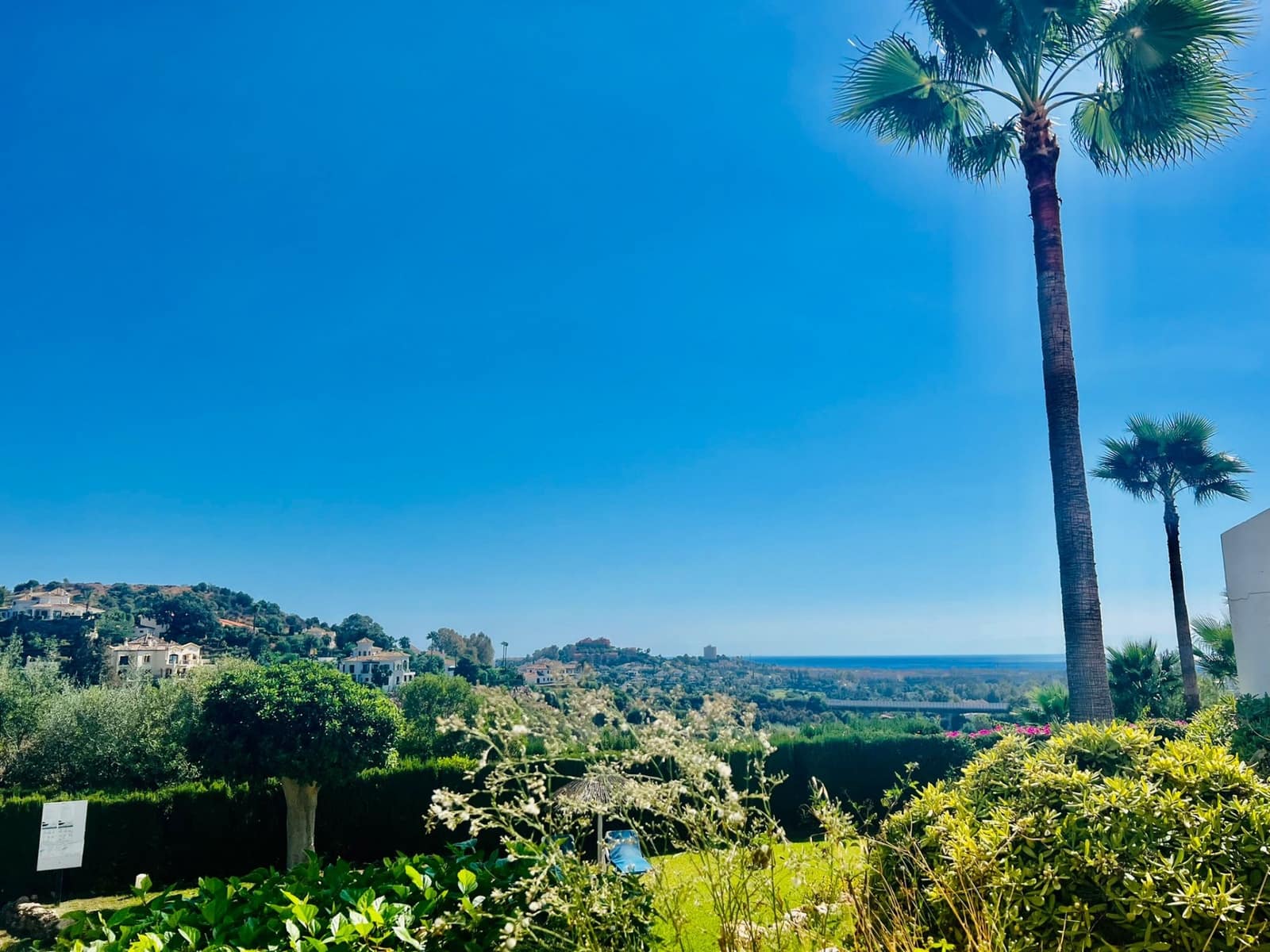 Apartamento de 3 habitaciones en La Quinta en venta con piscina garaje - 750.000 € (Ref: 9725907)