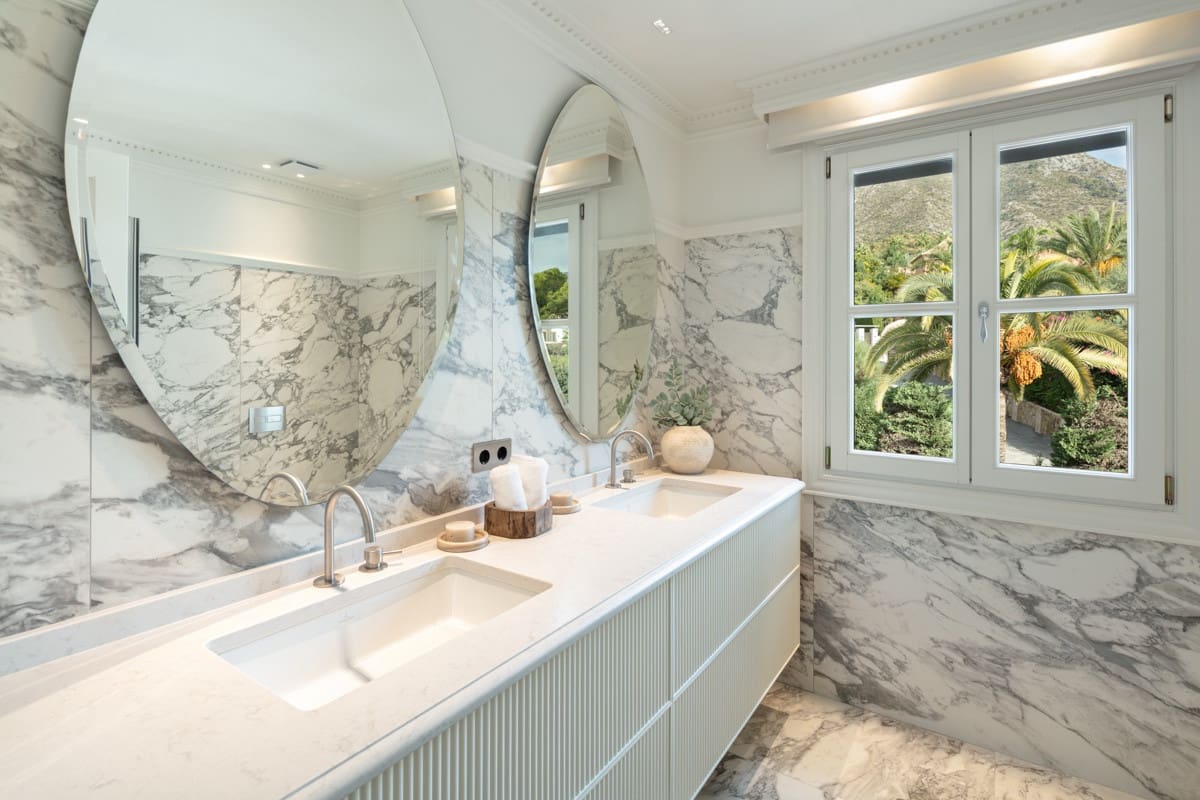 6 sypialnia Willa na sprzedaż w Marbella z basenem garażem - 8 750 000 € (Ref: 9725908)