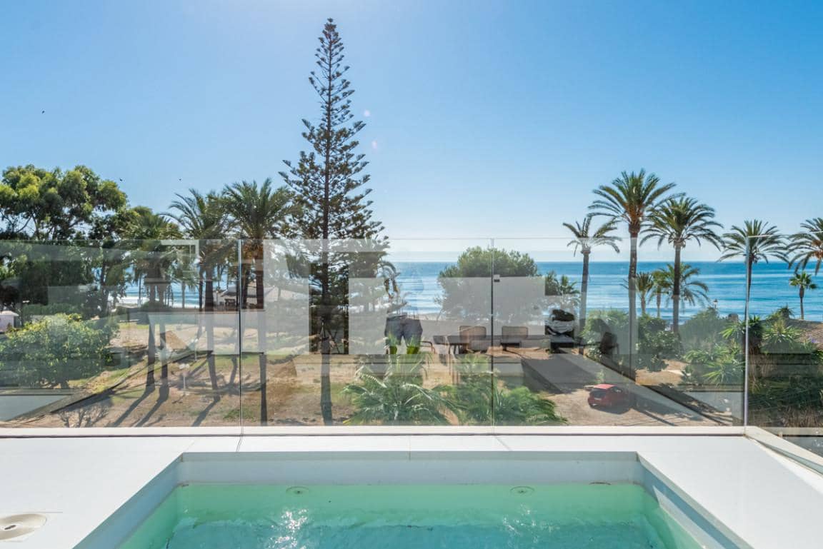 6 makuuhuone Huvila myytävänä paikassa Marbella mukana uima-altaan 
autotalli - 5 490 000 € (Ref: 9725909)