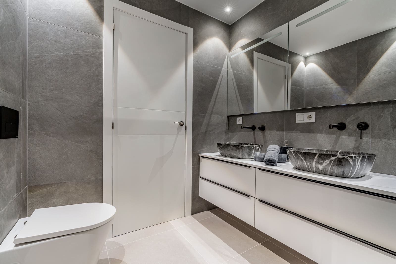 3 bedroom Apartment for sale in Marbella with pool garage - € 600,000 (Ref: 9725930)