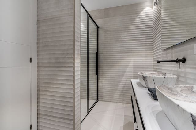 3 bedroom Apartment for sale in Marbella with pool garage - € 600,000 (Ref: 9725930)