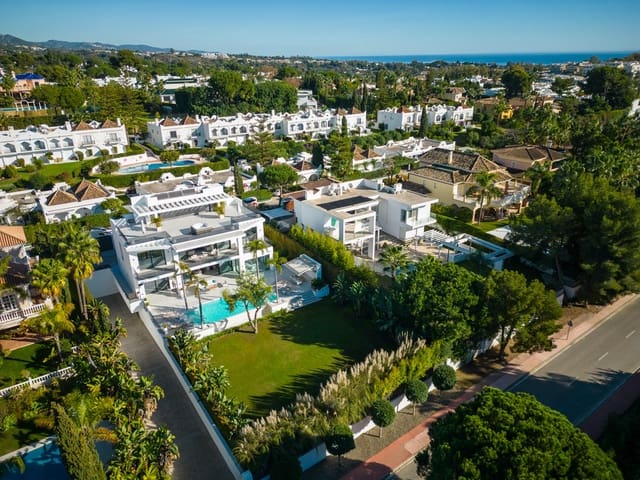 Chalet de 5 habitaciones en Marbella en venta con piscina garaje - 5.950.000 € (Ref: 9725934)