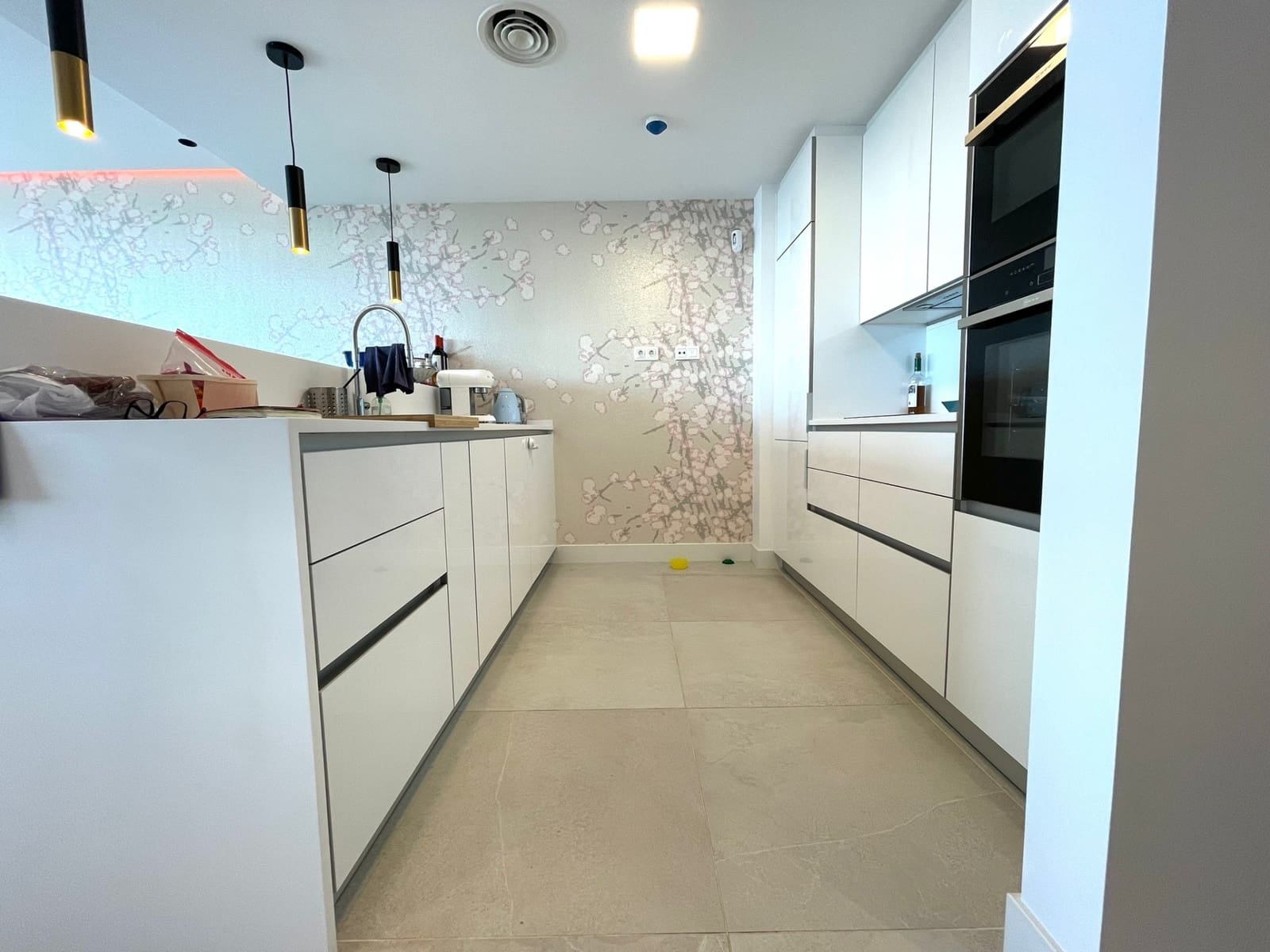 3 chambre Penthouse à vendre à Marbella avec piscine garage - 995 000 € (Ref: 9725941)