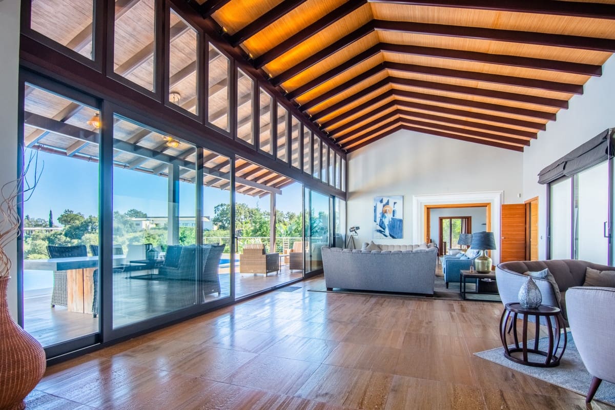 6 bedroom Villa for sale in Marbella with pool garage - € 1,860,000 (Ref: 9725946)