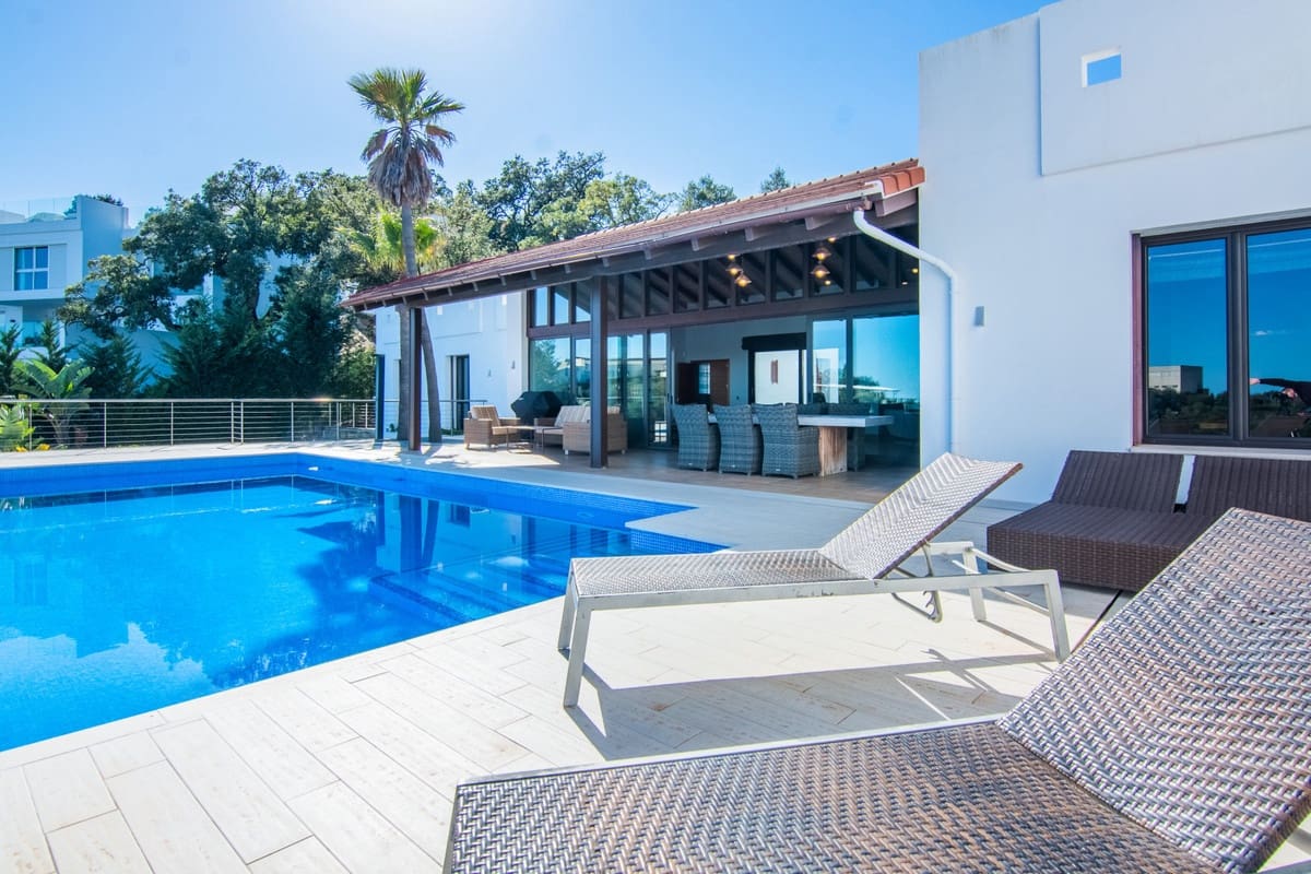 6 bedroom Villa for sale in Marbella with pool garage - € 1,860,000 (Ref: 9725946)