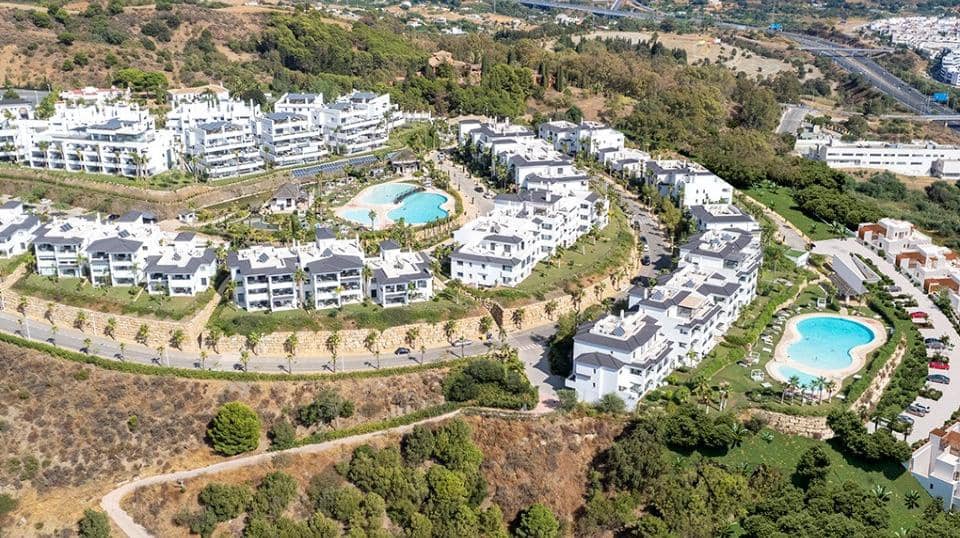 3 sovrum Lägenhet till salu i Estepona med pool garage - 620 900 € (Ref: 9725951)