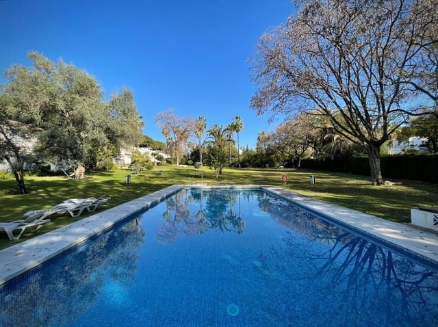 2 soveværelse Lejlighed til salg i Marbella med swimmingpool - € 350.000 (Ref: 9725952)