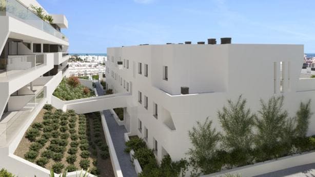 Apartamento de 2 habitaciones en Estepona en venta con piscina garaje - 307.000 € (Ref: 9725959)