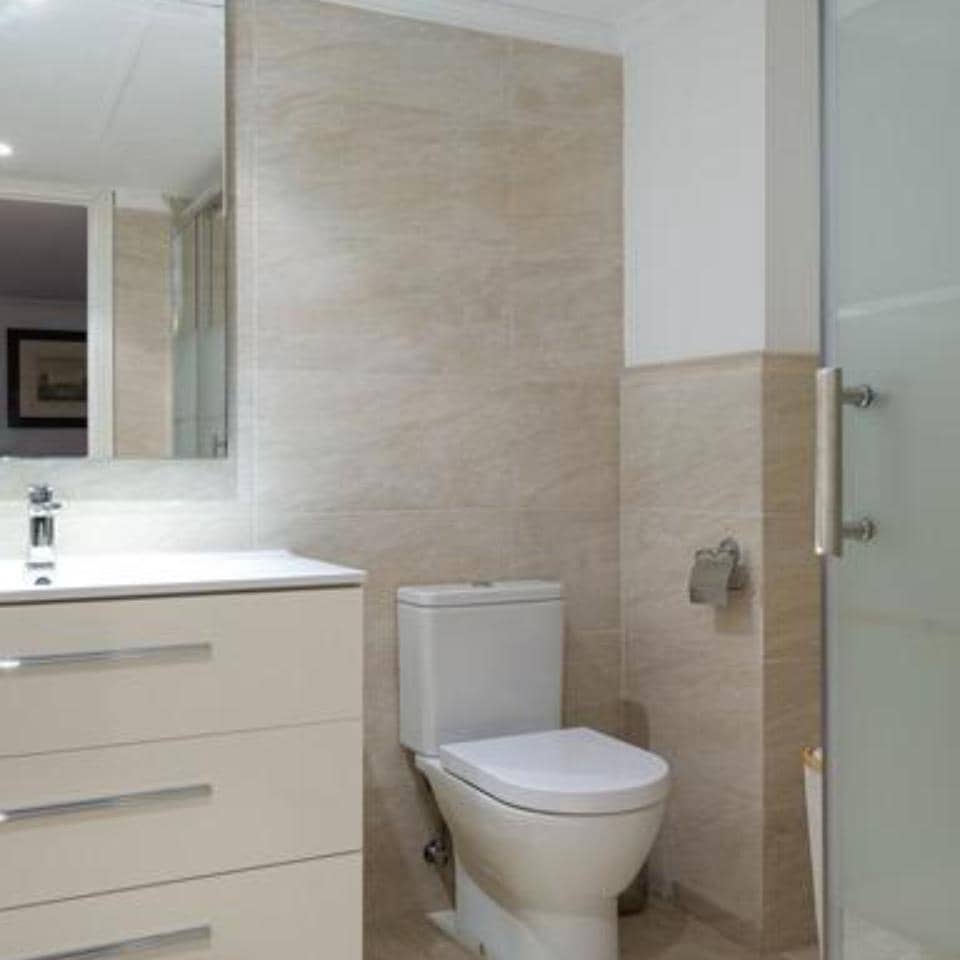 3 chambre Villa/Maison à vendre à Marbella avec piscine garage - 600 000 € (Ref: 9725960)