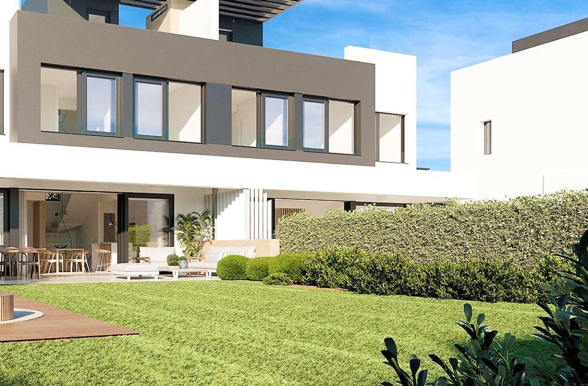 3 sypialnia Willa na sprzedaż w Estepona z basenem garażem - 545 000 € (Ref: 9725961)