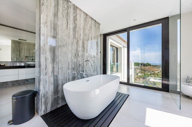 5 bedroom Villa for sale in Marbella with pool garage - € 6,750,000 (Ref: 9725964)