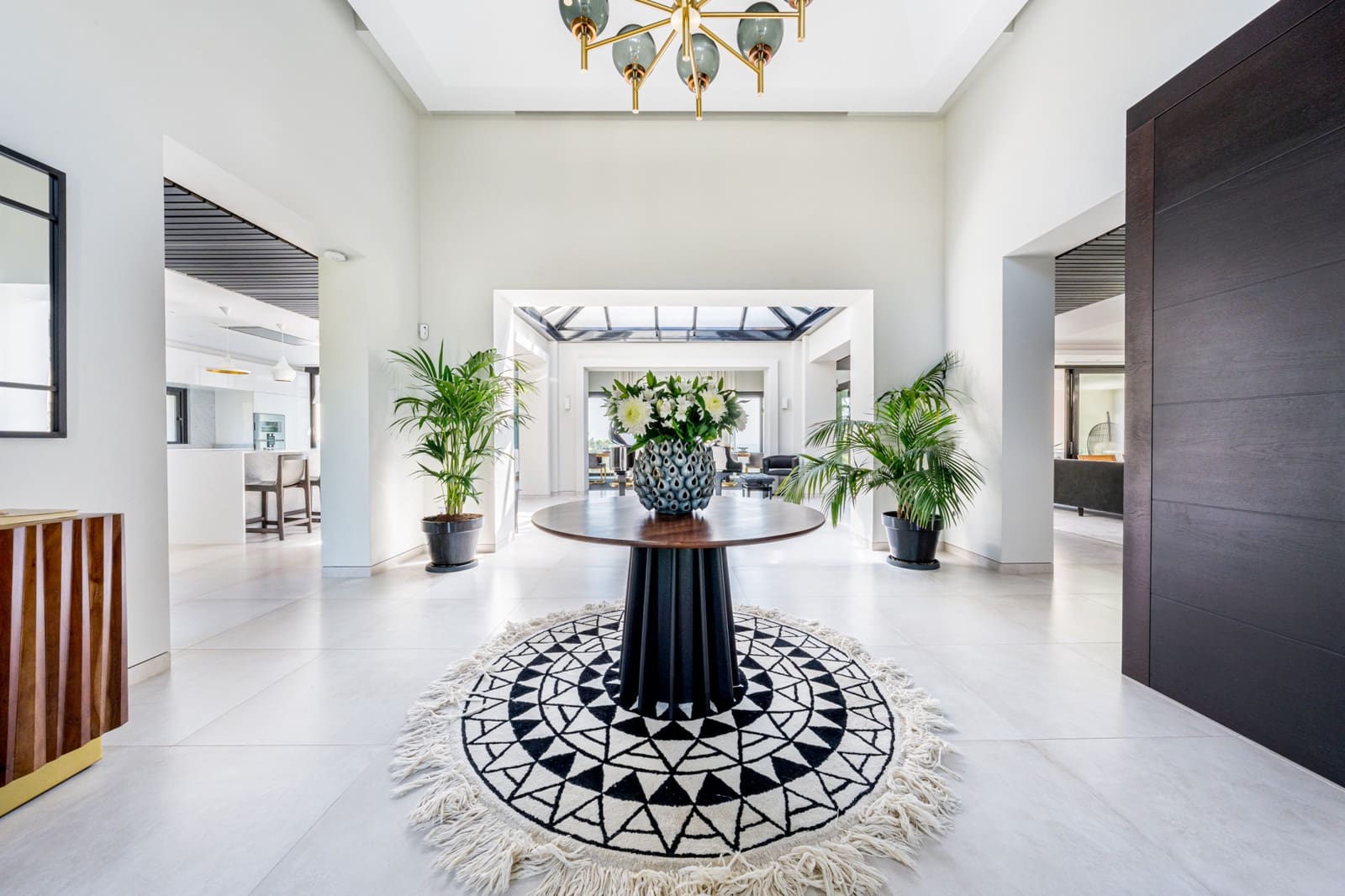 5 bedroom Villa for sale in Marbella with pool garage - € 6,750,000 (Ref: 9725964)