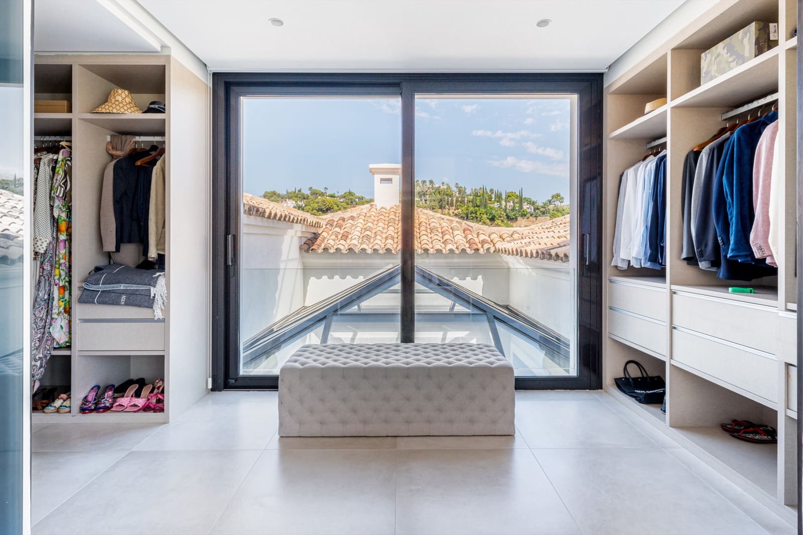 5 bedroom Villa for sale in Marbella with pool garage - € 6,750,000 (Ref: 9725964)