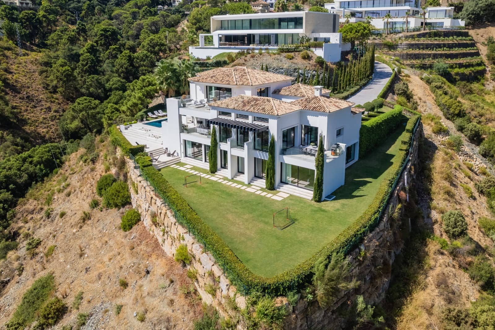 5 bedroom Villa for sale in Marbella with pool garage - € 6,750,000 (Ref: 9725964)
