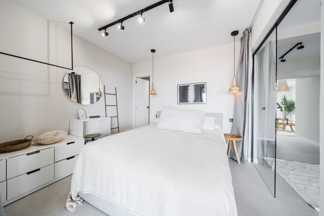 4 Zimmer Apartment zu verkaufen in Marbella mit Pool Garage - 699.000 € (Ref: 9725970)