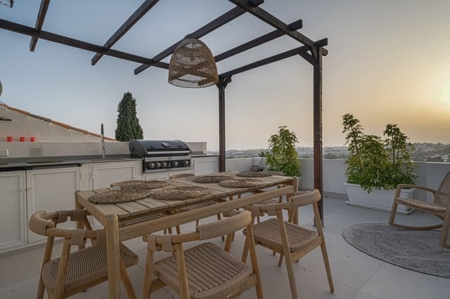 4 Zimmer Apartment zu verkaufen in Marbella mit Pool Garage - 699.000 € (Ref: 9725970)