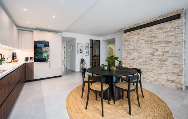 3 chambre Appartement à vendre à Marbella avec piscine garage - 699 000 € (Ref: 9725973)