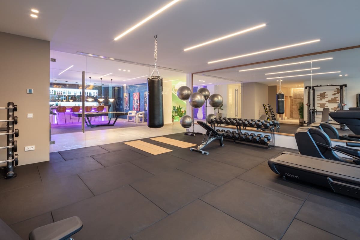 5 soveværelse Villa til salg i Marbella med swimmingpool garage - € 8.950.000 (Ref: 9725983)