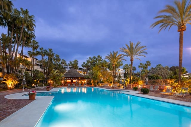 4 bedroom Apartment for sale in Marbella with pool garage - € 6,250,000 (Ref: 9725985)