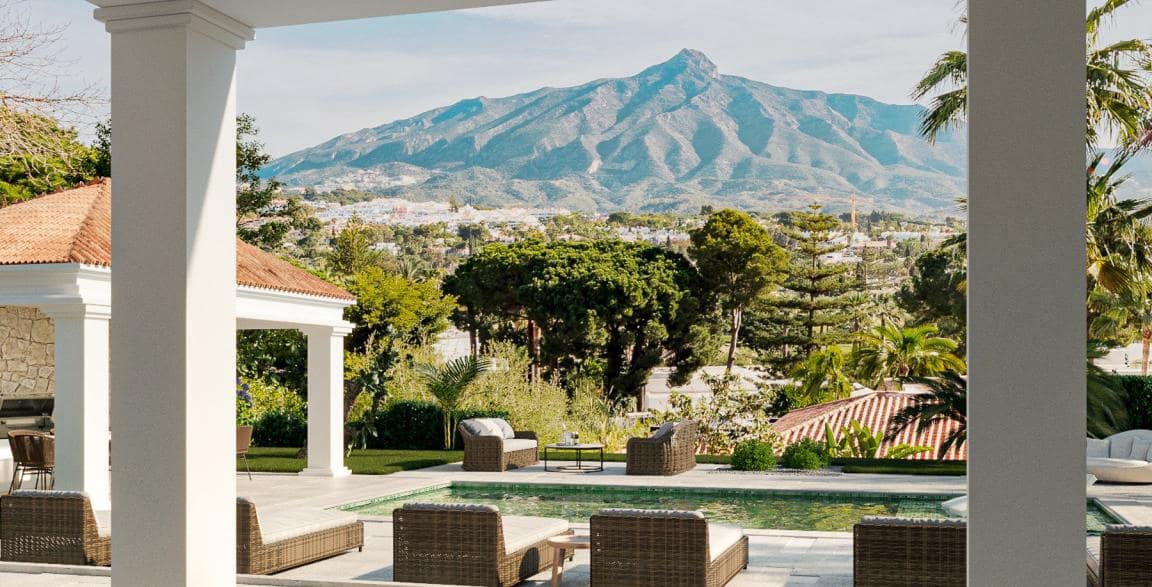 5 bedroom Villa for sale in Marbella with pool garage - € 4,995,000 (Ref: 9725986)