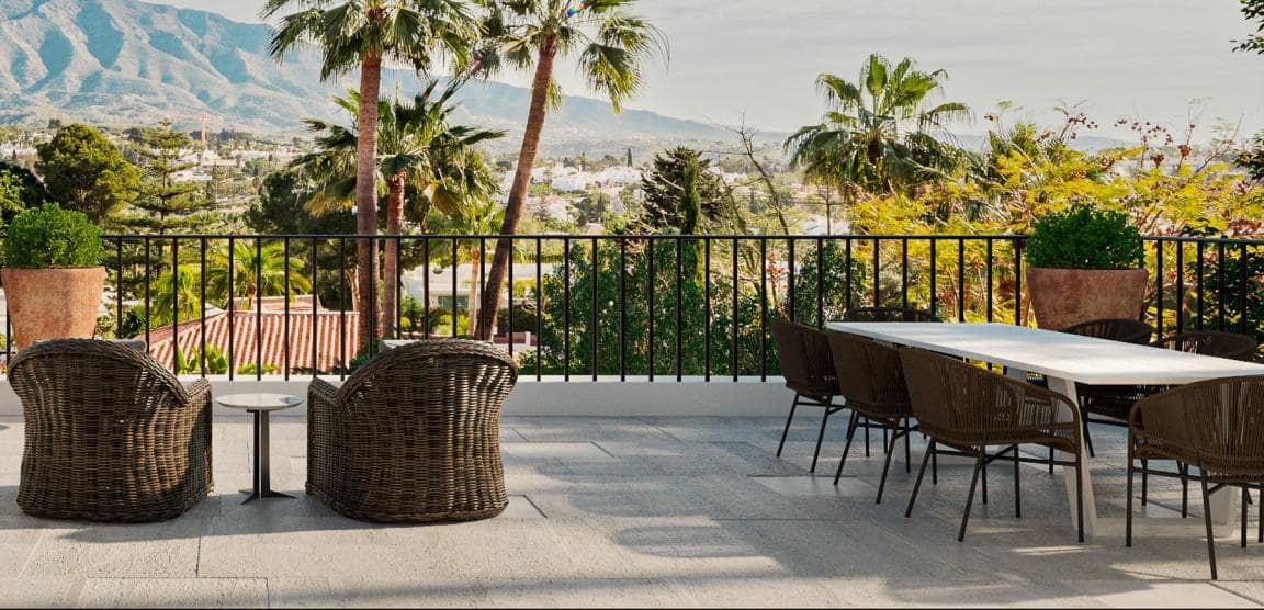 5 bedroom Villa for sale in Marbella with pool garage - € 4,995,000 (Ref: 9725986)