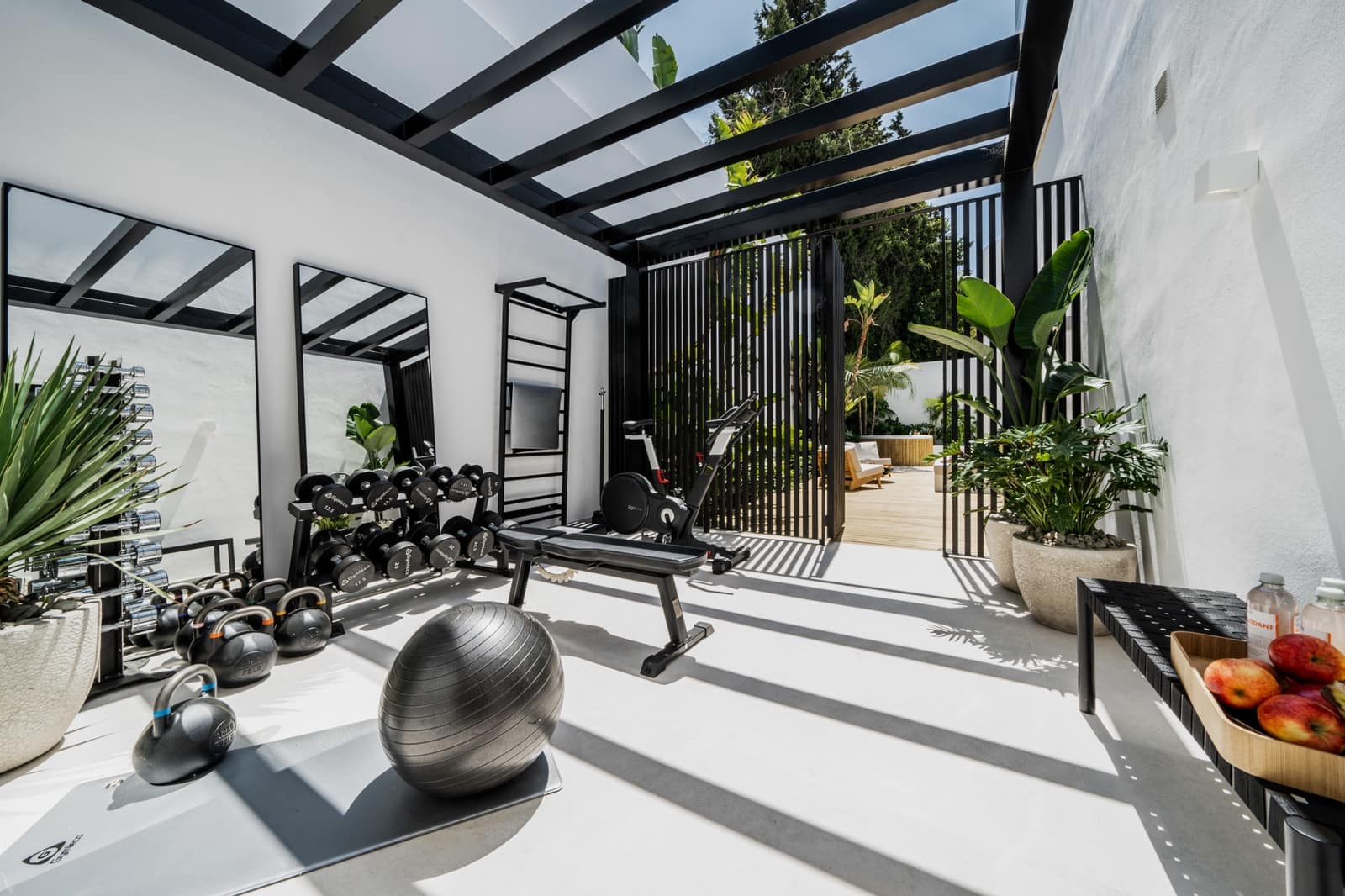 4 soveværelse Villa til salg i Marbella med swimmingpool garage - € 2.995.000 (Ref: 9725997)