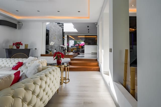 7 chambre Villa/Maison à vendre à Nueva Andalucia, Marbella avec piscine garage - 8 000 000 € (Ref: 9726000)