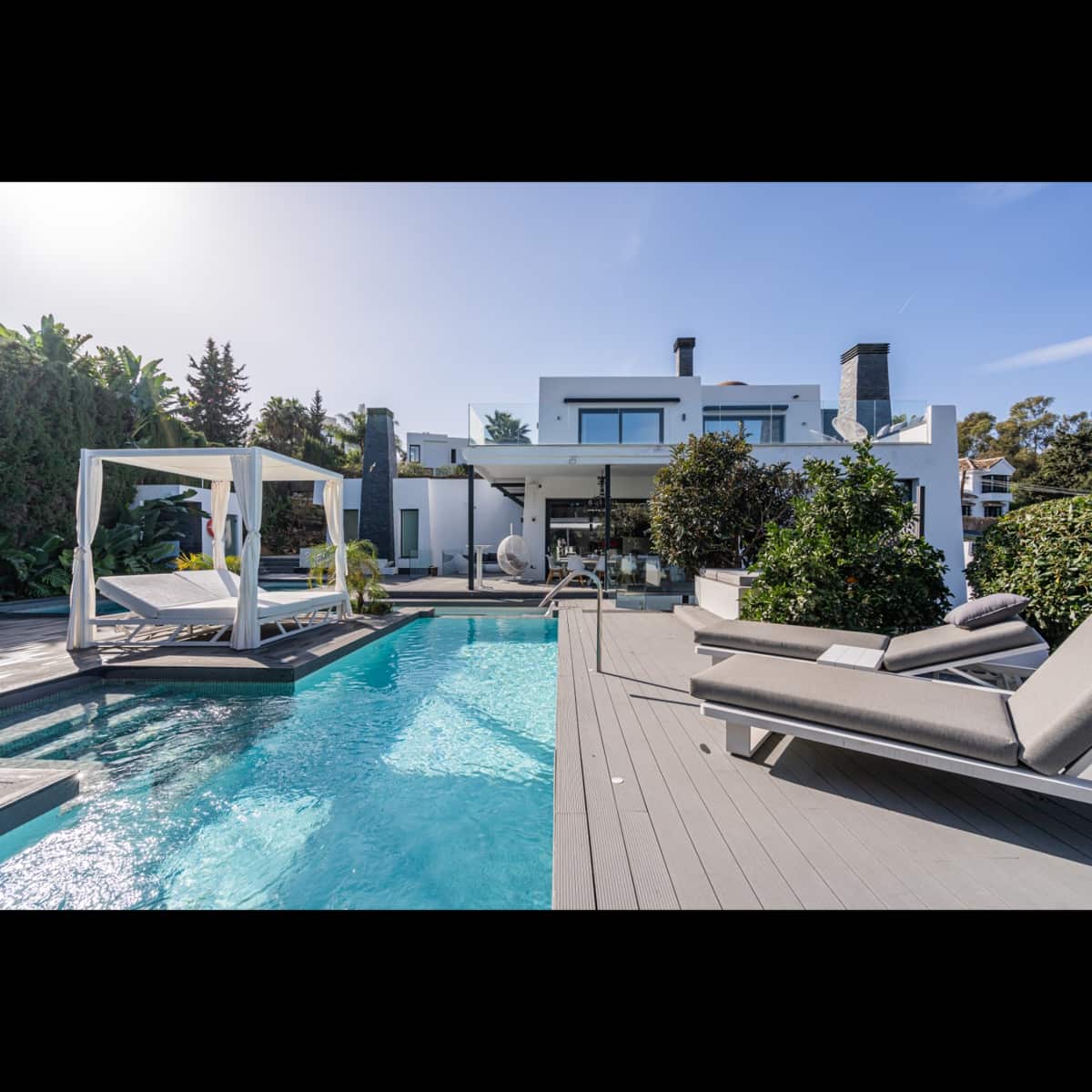 Chalet de 7 habitaciones en Nueva Andalucia en venta con piscina garaje - 8.000.000 € (Ref: 9726000)