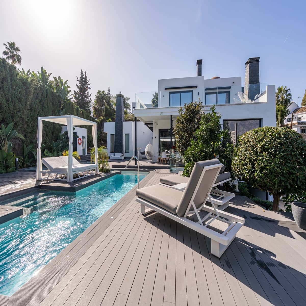 Chalet de 7 habitaciones en Nueva Andalucia en venta con piscina garaje - 8.000.000 € (Ref: 9726000)