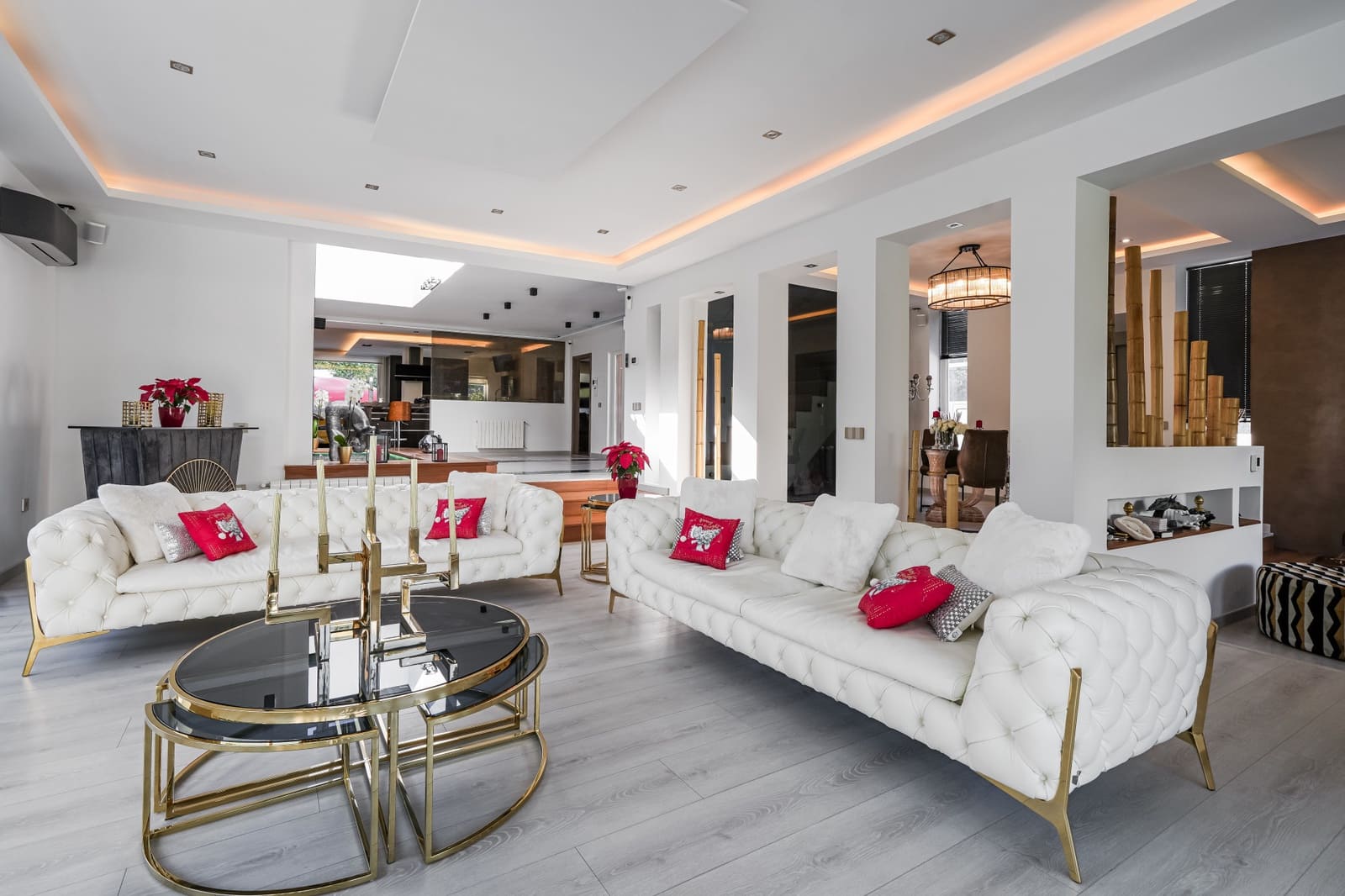 Chalet de 7 habitaciones en Nueva Andalucia en venta con piscina garaje - 8.000.000 € (Ref: 9726000)