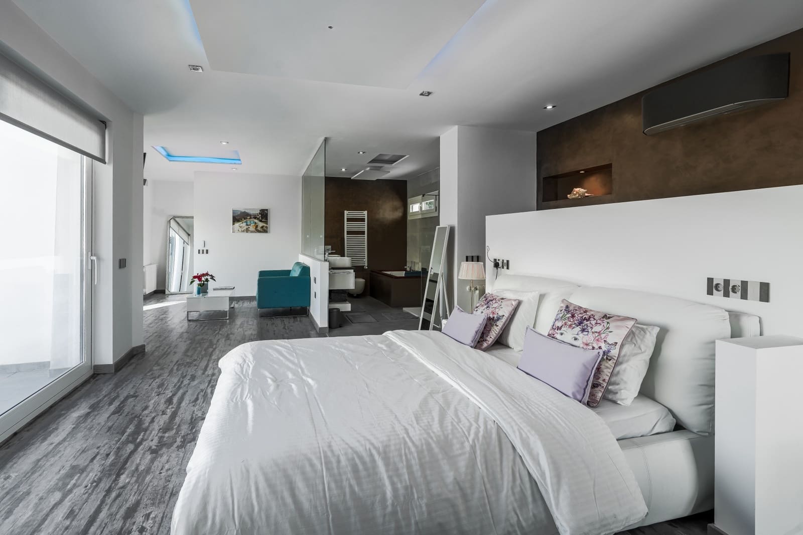 Chalet de 7 habitaciones en Nueva Andalucia en venta con piscina garaje - 8.000.000 € (Ref: 9726000)