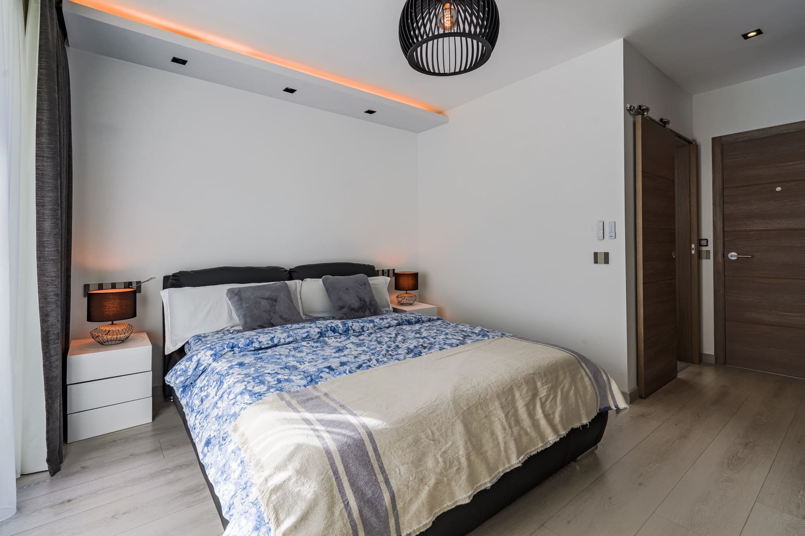 Chalet de 7 habitaciones en Nueva Andalucia en venta con piscina garaje - 8.000.000 € (Ref: 9726000)