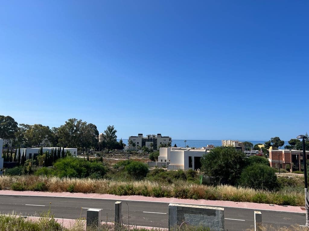 3 sypialnia Willa na sprzedaż w Estepona z basenem garażem - 750 000 € (Ref: 9726009)