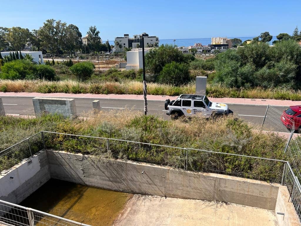 3 sypialnia Willa na sprzedaż w Estepona z basenem garażem - 750 000 € (Ref: 9726009)