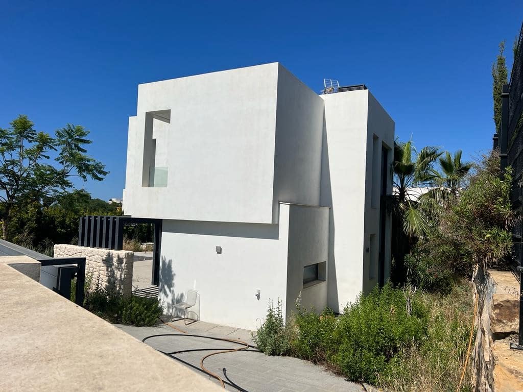 3 sypialnia Willa na sprzedaż w Estepona z basenem garażem - 750 000 € (Ref: 9726009)