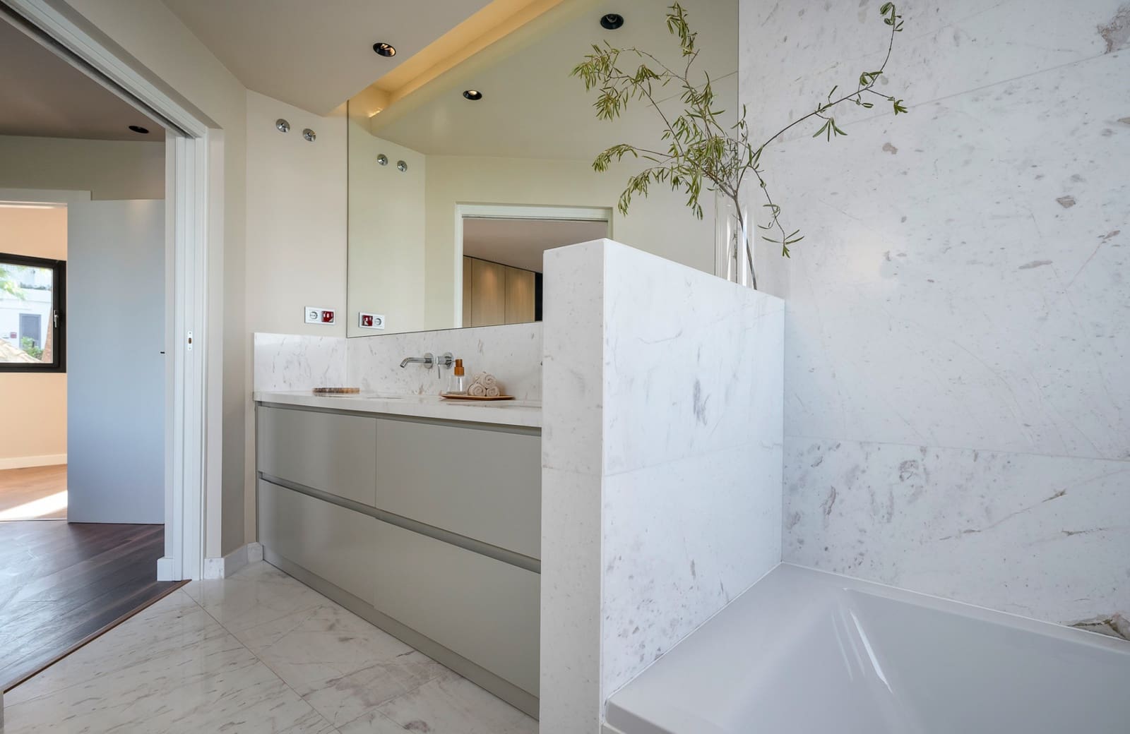 6 slaapkamer Villa te koop in Marbella met zwembad garage - € 4.895.000 (Ref: 9726013)