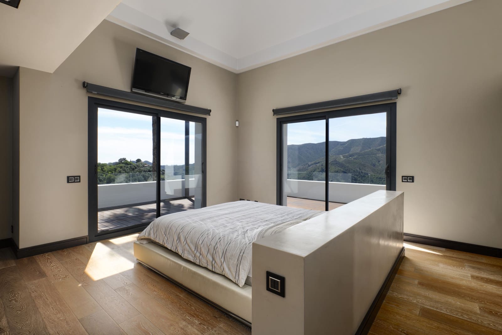 Chalet de 5 habitaciones en Istán en venta con piscina garaje - 3.495.000 € (Ref: 9726021)