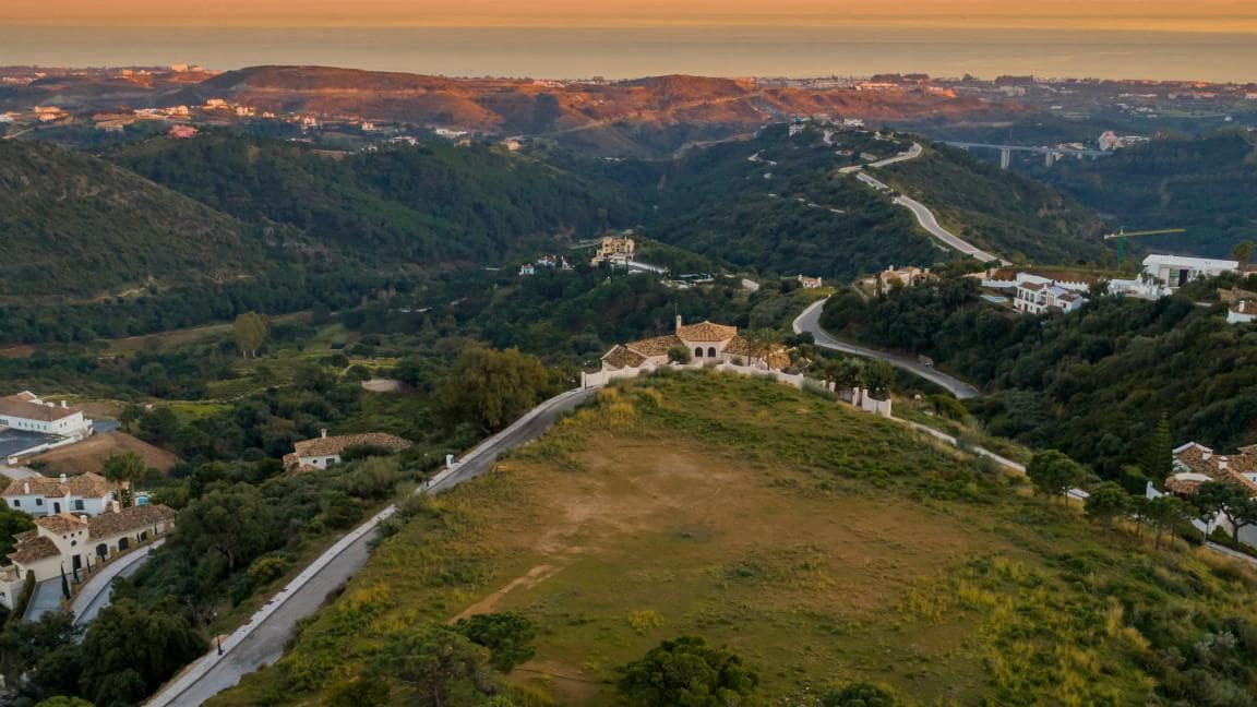 Building Plot for sale in Benahavis - € 4,495,000 (Ref: 9726034)