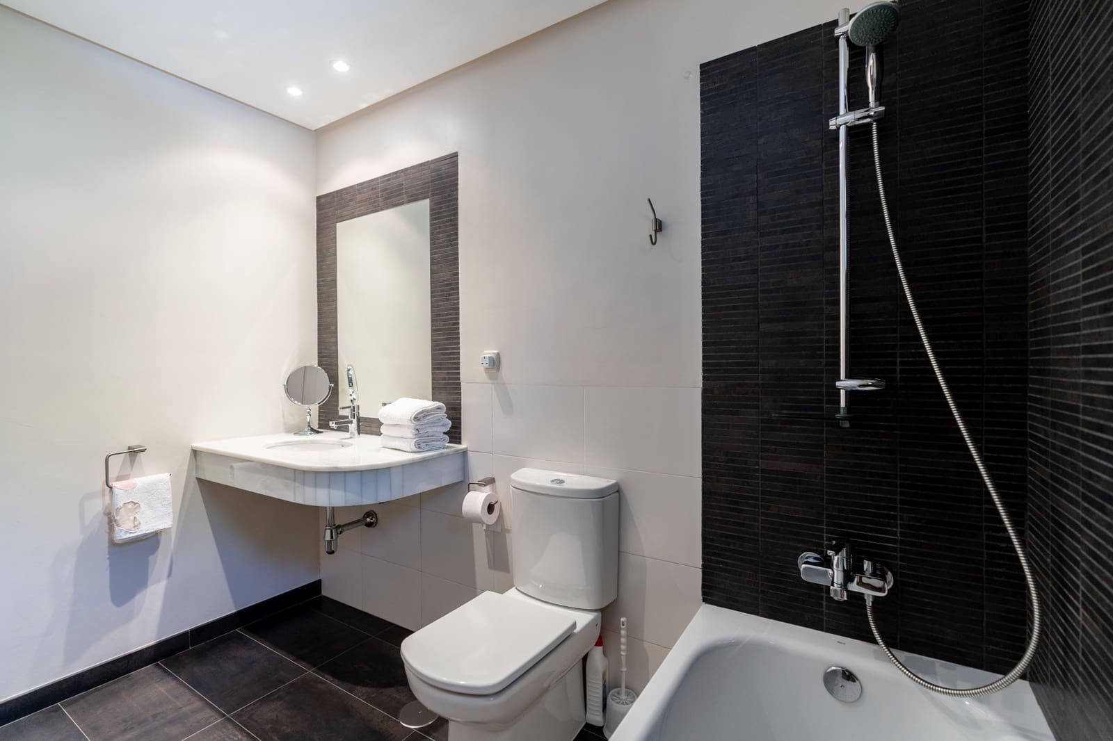 4 soveværelse Villa til salg i Marbella med swimmingpool garage - € 1.995.000 (Ref: 9726039)