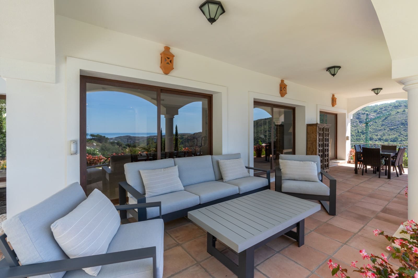 4 soveværelse Villa til salg i Marbella med swimmingpool garage - € 1.995.000 (Ref: 9726039)