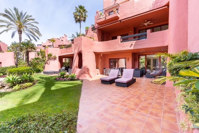 2 bedroom Apartment for sale in Estepona with pool garage - € 750,000 (Ref: 9726040)